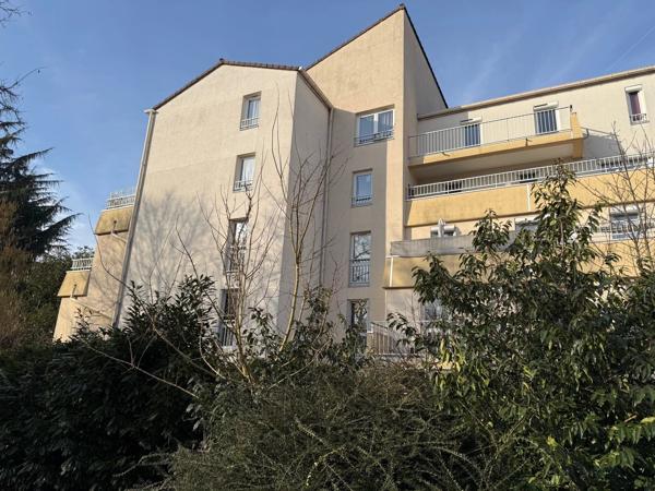 Vente                                                      Appartement
                        
                     4 pièces                      78 m2                     à Combs-la-Ville