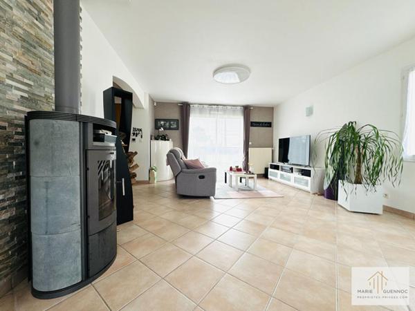 Maison familiale 7 pièces avec double garage située à Basse-Goulaine