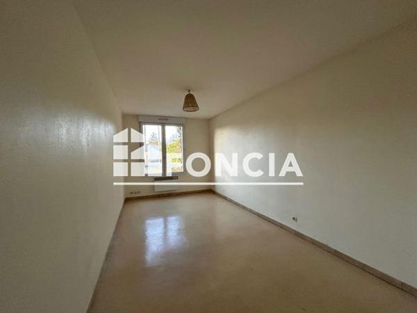 Location Studio 20.9 m² - 25 RUE DE LA GIBAUDERIE Poitiers 86000