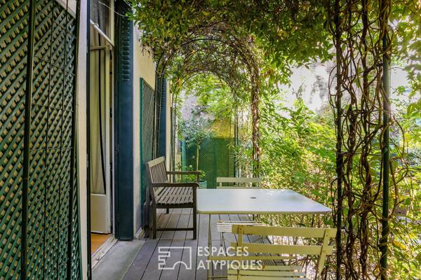 Appartement traversant avec terrasse et jardin
