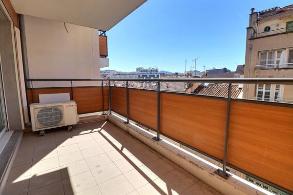 LE ROUET-13008-APPARTEMENT MARSEILLE 3 PIECES-TERRASSE-CAVE-PARKING