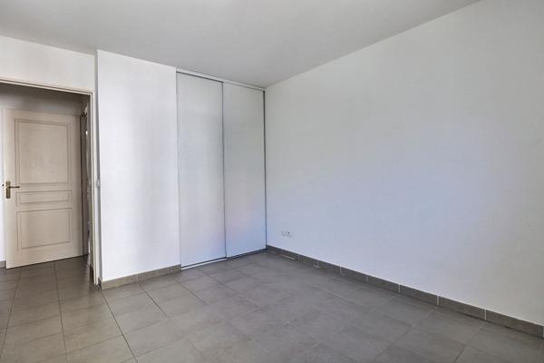 LE ROUET-13008-APPARTEMENT MARSEILLE 3 PIECES-TERRASSE-CAVE-PARKING