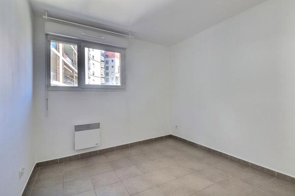 LE ROUET-13008-APPARTEMENT MARSEILLE 3 PIECES-TERRASSE-CAVE-PARKING