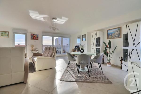 Appartement T4 à vendre  4 pièces - 114 m2 FREJUS - 83