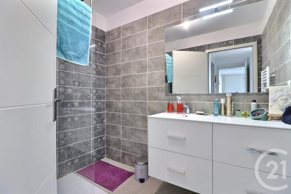 Appartement T4 à vendre  4 pièces - 114 m2 FREJUS - 83