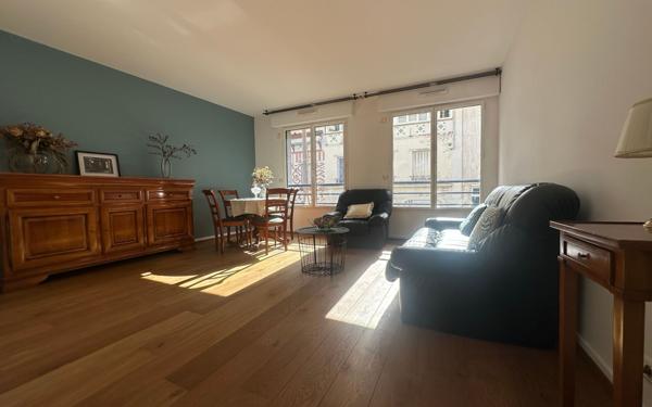 Appartement à vendre    2 pièces • 51,18 m2 Paris 20