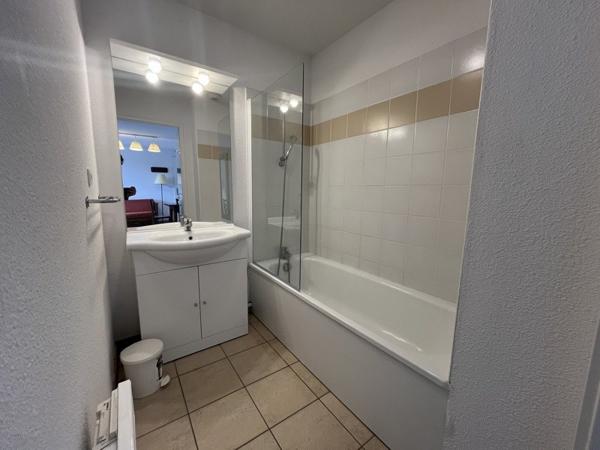 Appartement à louer 580 € CC Prayssac 3 p 42 m² DPE D