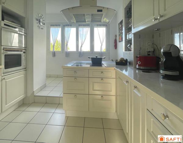 Rue Albert 1er. 101 m2. Garage ind fermé. Cave