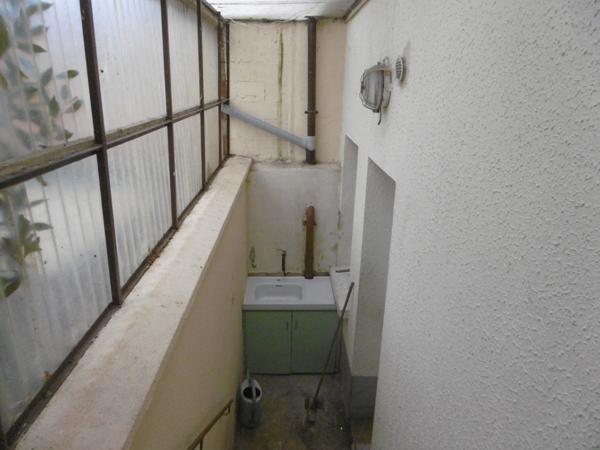 Maison de bourg 70 m2 avec 2 chambres . Jardin de 100 m2 avec accès indépendant.