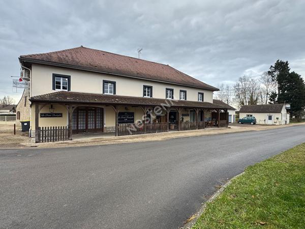 Ensemble immobilier à Saint Christophe En Bresse 8 pièces - 367 000€