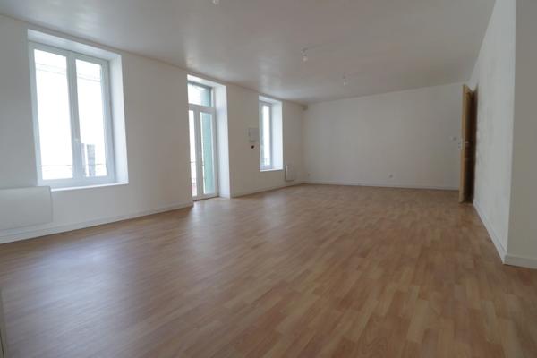 Maison à vendre 7 pièces MAURIAC (15)