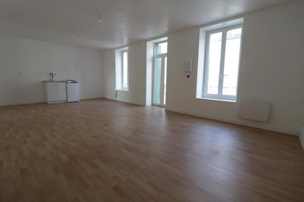 Maison à vendre 7 pièces MAURIAC (15)