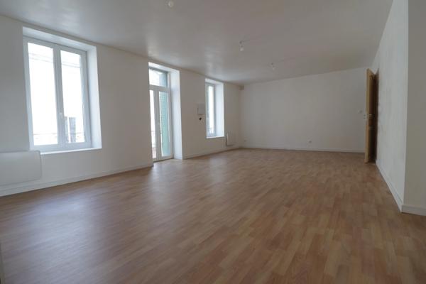 Maison à vendre 7 pièces MAURIAC (15)