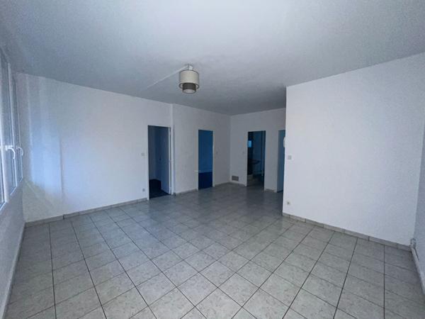 TYPE 3 SCETEUR ST REMI AVEC PARKING