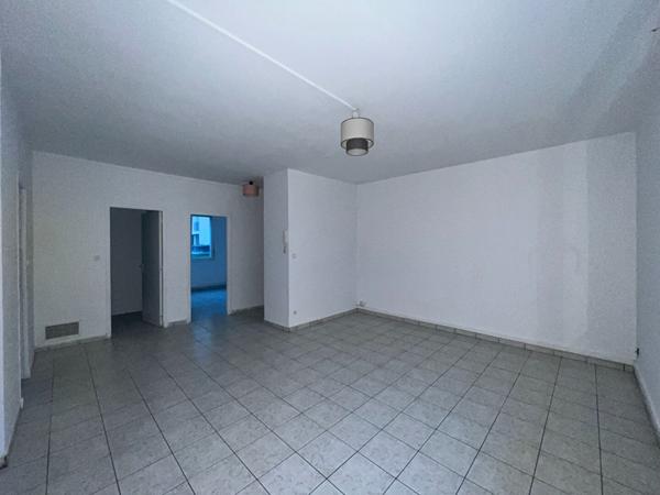 TYPE 3 SCETEUR ST REMI AVEC PARKING