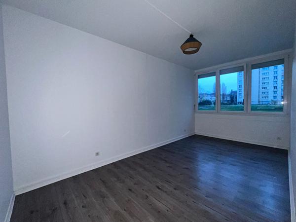 TYPE 3 SCETEUR ST REMI AVEC PARKING