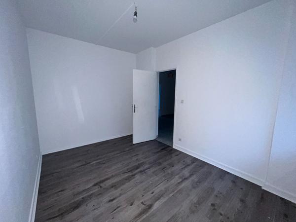 TYPE 3 SCETEUR ST REMI AVEC PARKING