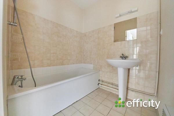 Appartement
         3 pièces
        - 67 m² Exclusivité 179 000 € *