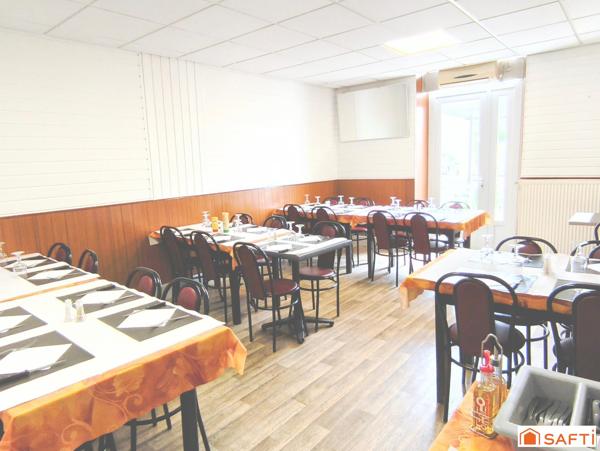 Rare, ce bel ensemble commercial comprenant un vaste restaurant traditionnel réputé et son appartement de fonction