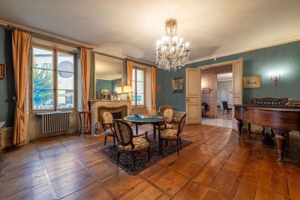 Vente Maison de luxe Nontron 10 Pièces 372 m²