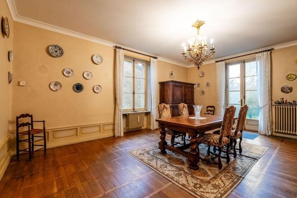 Vente Maison de luxe Nontron 10 Pièces 372 m²