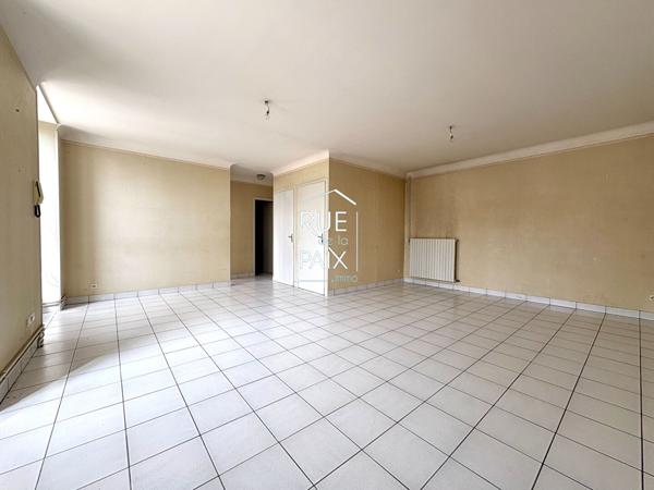 86190 VOUILLE Immeuble Vouille