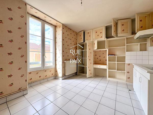 86190 VOUILLE Immeuble Vouille
