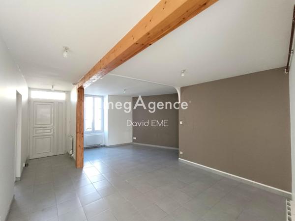 Immeuble à AIZENAY, 85190 - 136m²