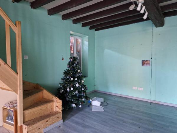 MAISON 5 CHAMBRES avec garage et terrain