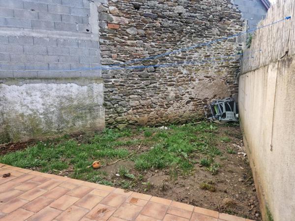 MAISON 5 CHAMBRES avec garage et terrain