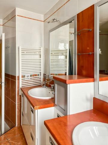 APPARTEMENT T4 MEUBLE A LOUER - CHAMPIGNY SUR MARNE