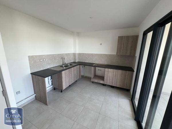 Appartement à louer 3 pièces 64.4m² Saint-Pierre (97410)