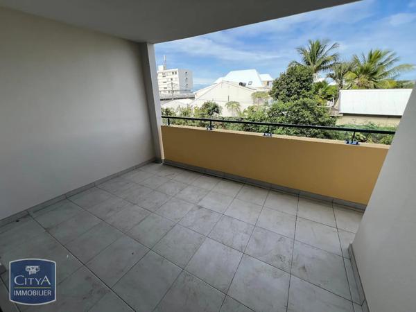 Appartement à louer 3 pièces 64.4m² Saint-Pierre (97410)