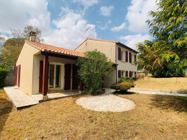 NIORT NORD MAISON T5 113 M², Niort 79000