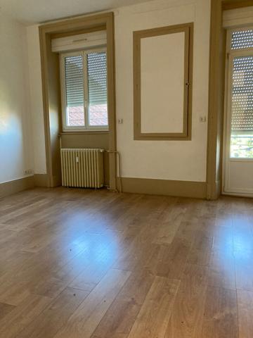 Appartement Gray 3 pièce(s) 79 m2