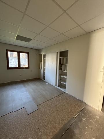 Local entrepot et bureau