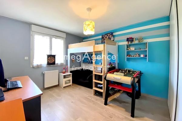 Maison à Saint-Georges-sur-Loire, 49170 - 6 pièces 125m²