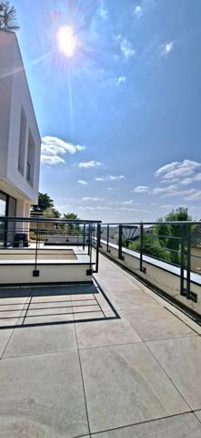 MAISON CONTEMPORAINE D'EXCEPTION AVEC STUDIO