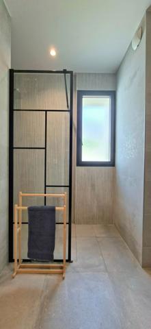 MAISON CONTEMPORAINE D'EXCEPTION AVEC STUDIO
