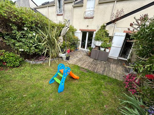 NANTES CARDO - GRAND VAL : Maison à vendre au calme - 3 chambres, garage, jardin exposé Sud.