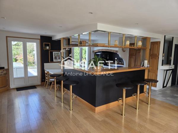 Propriété d’exception avec piscine, jacuzzi