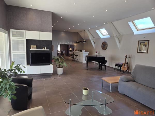 Propriété d’exception avec piscine, jacuzzi