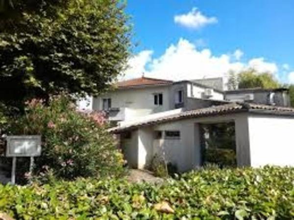 Fonds de commerce Hotel restaurant 2 étoiles à vendre proche de BLAYE (33)