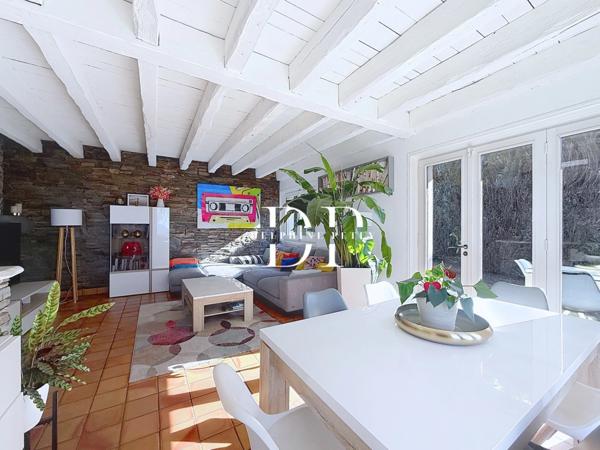 Maison à vendre 7 pièces de 165 m² habitables (215 m2 utiles) + 179 m² de sous-sol, terrain d'env. 2000 m² à LUCINGES (74)