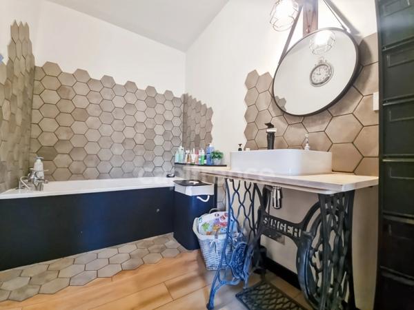 Maison neuve plain-pied à vendre avec piscine