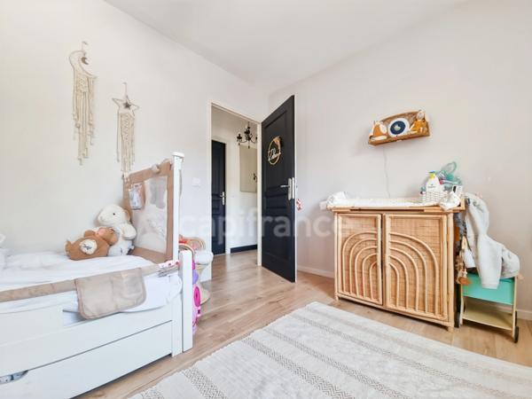 Maison neuve plain-pied à vendre avec piscine