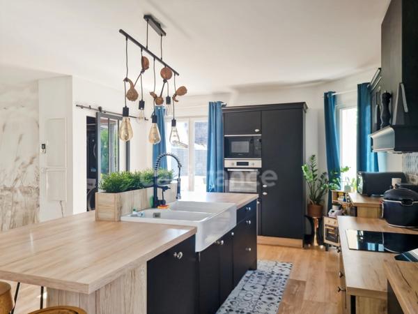 Maison neuve plain-pied à vendre avec piscine