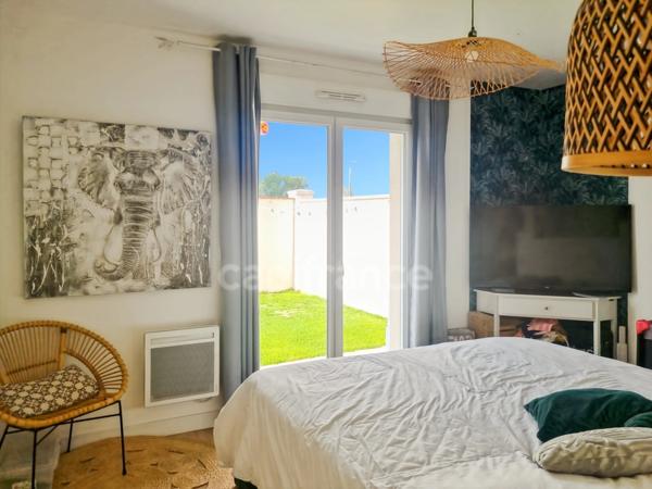 Maison neuve plain-pied à vendre avec piscine