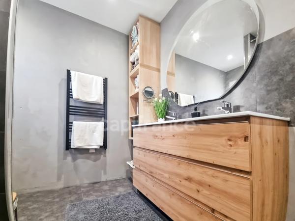 Maison neuve plain-pied à vendre avec piscine