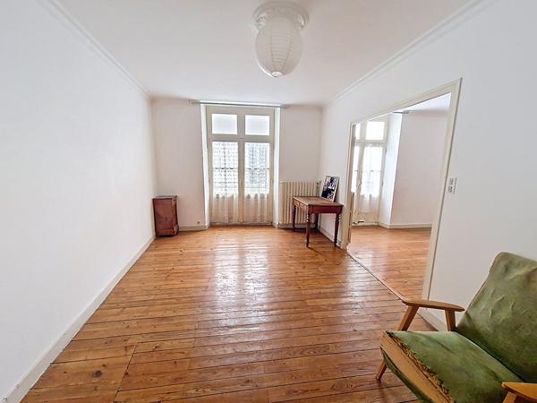 Maison à rénover A VENDRE, Centre historique Ancenis, rue calme, fort potentiel